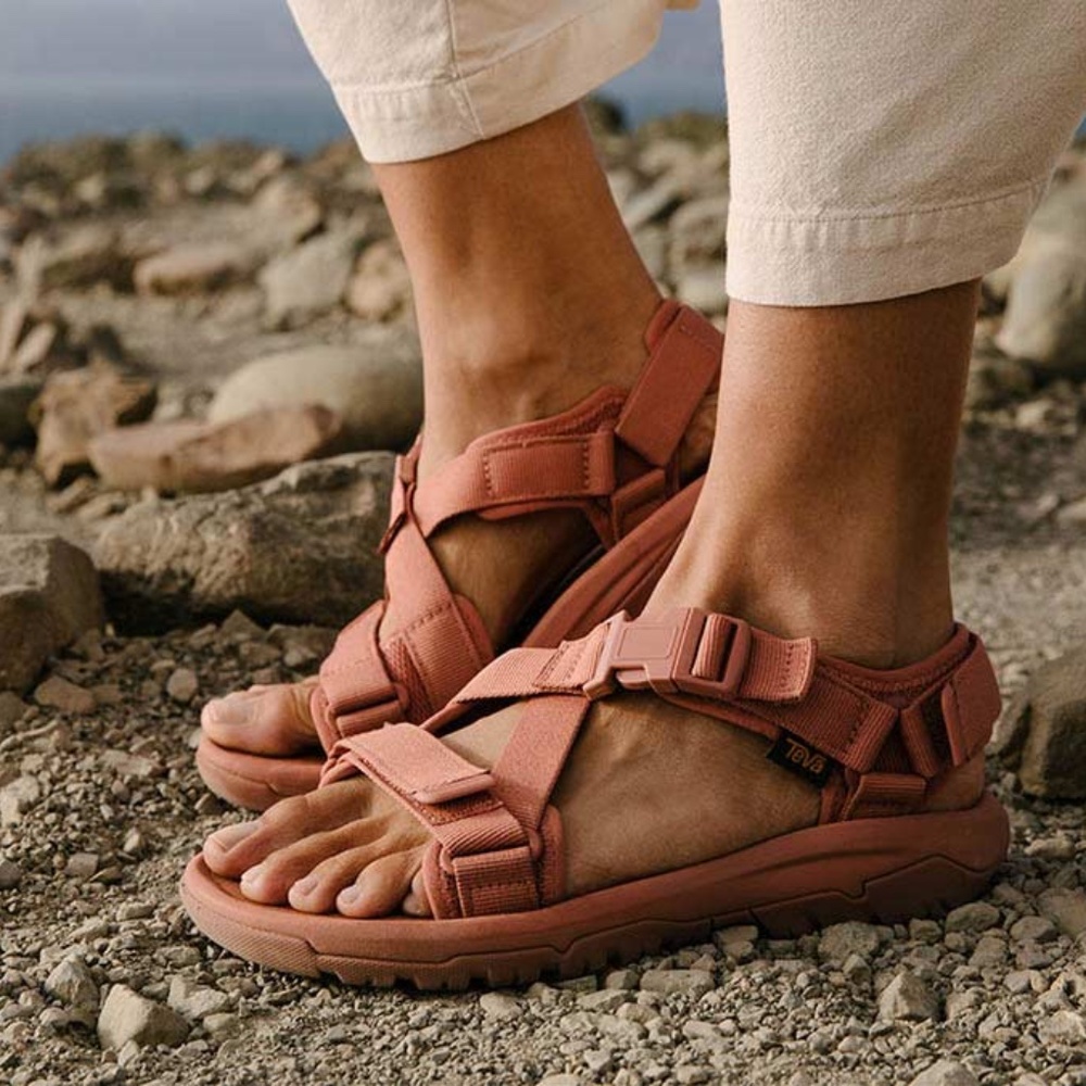 Teva Hurricane Verge Sandal in Color Aragon (Dark Pink)-  Size US 6 / EU 37